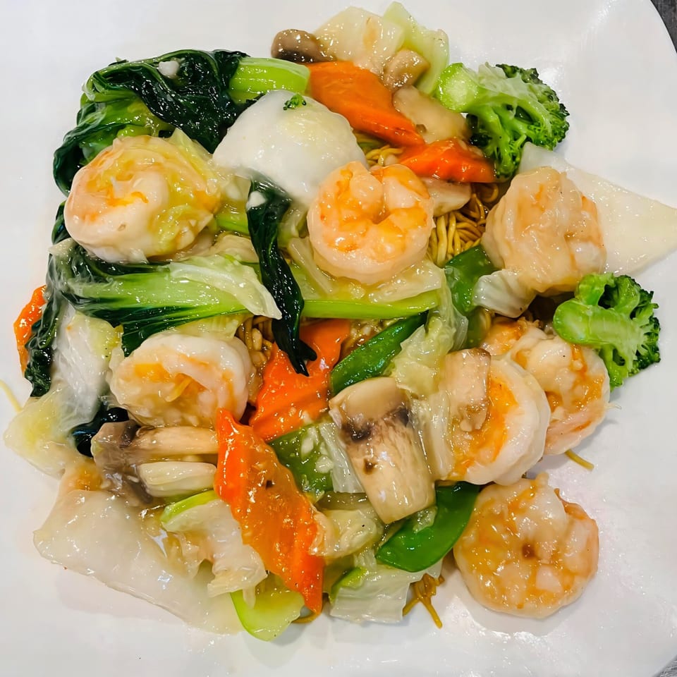 Pho Boca's Vietnamese crispy egg noodles with shrimp, broccoli, carrots, and bok choy.